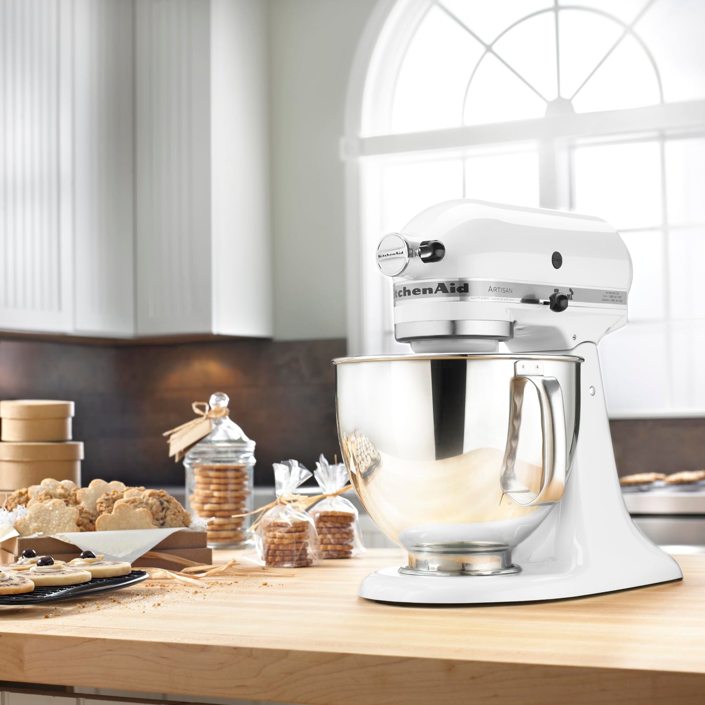 KitchenAid Artisan Series 5 Quart Tilt Head Stand Mixer with Pouring Shield KSM150PS, White